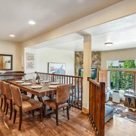 Bear Hollow 4 Bedroom 4 Bathroom Plus Hot Tub Minutes From Slopes